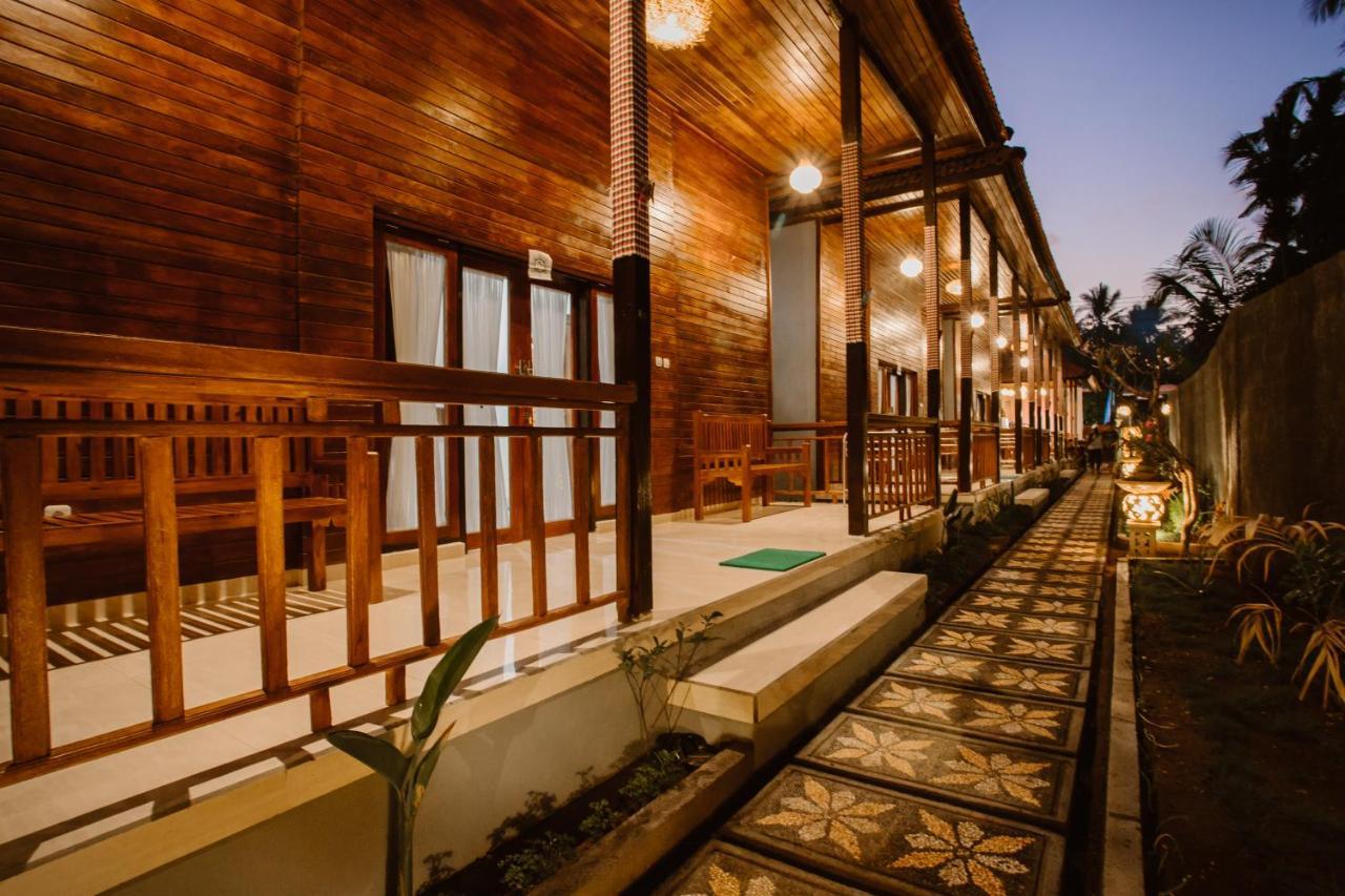 Double'D Hostel Batununggul Exterior photo
